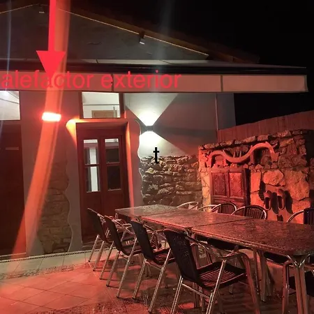 Dos Casas Juntas 20 Personas Con Finca 3000 M, Barbacoas Parking Дом отдыха
